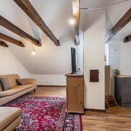 Loft * Aψβούργη